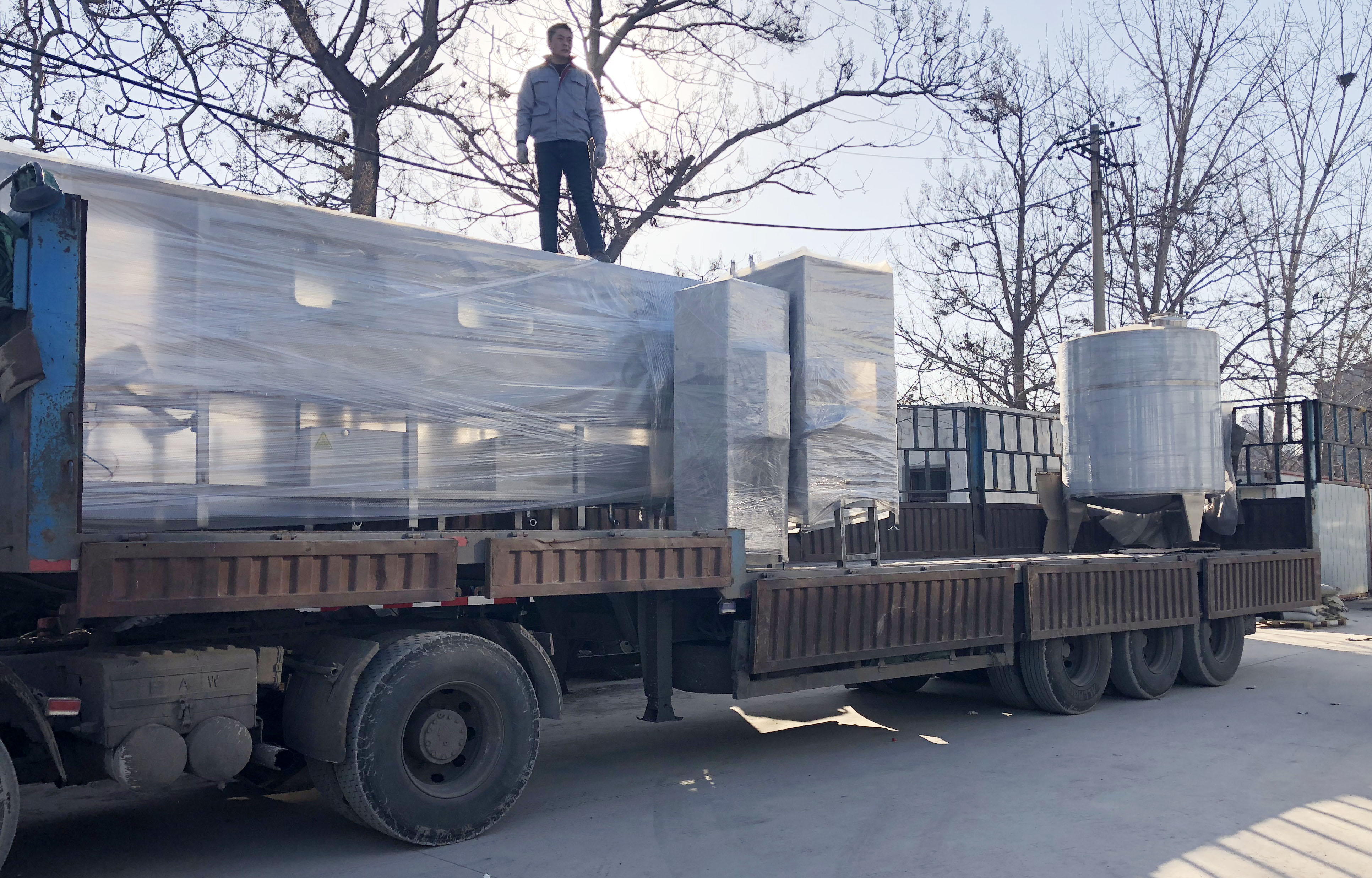 通轉(zhuǎn)灌裝設(shè)備生產(chǎn)廠家 通轉(zhuǎn)灌裝設(shè)備生產(chǎn)廠家